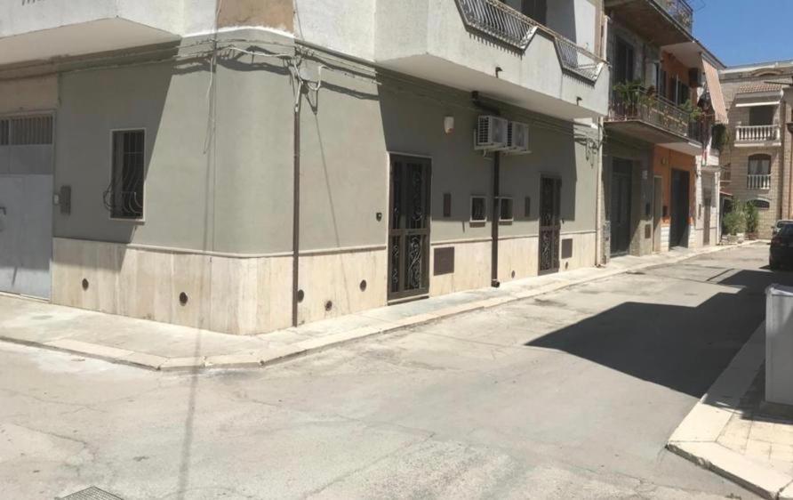 La Maison - Matrimoniale Stornara Exterior foto